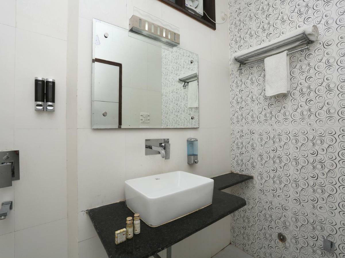 Bilberry Hotel Rewāri Zewnętrze zdjęcie